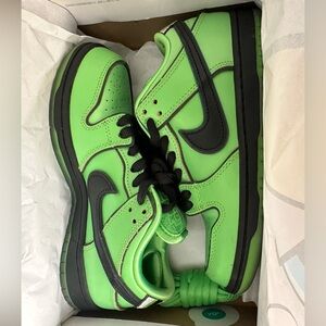 NIKE SB DUNK LOW PRO QS
BUTTERCUP POWER PUFF